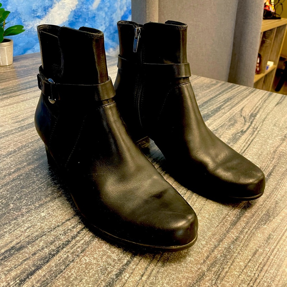 Unstructured by Clark’s Ankle Boots